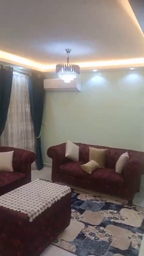 شقة في مدينتي 89 م2 للإيجار مفروش بحري على حديقة تشطيب سوبر لوكس 30,000 ج 